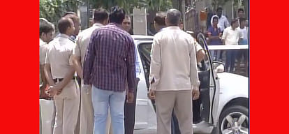 firing between delhi police and and goons in rohini area