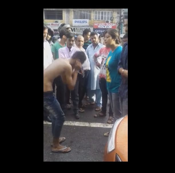 girl give punishment to eve teaser