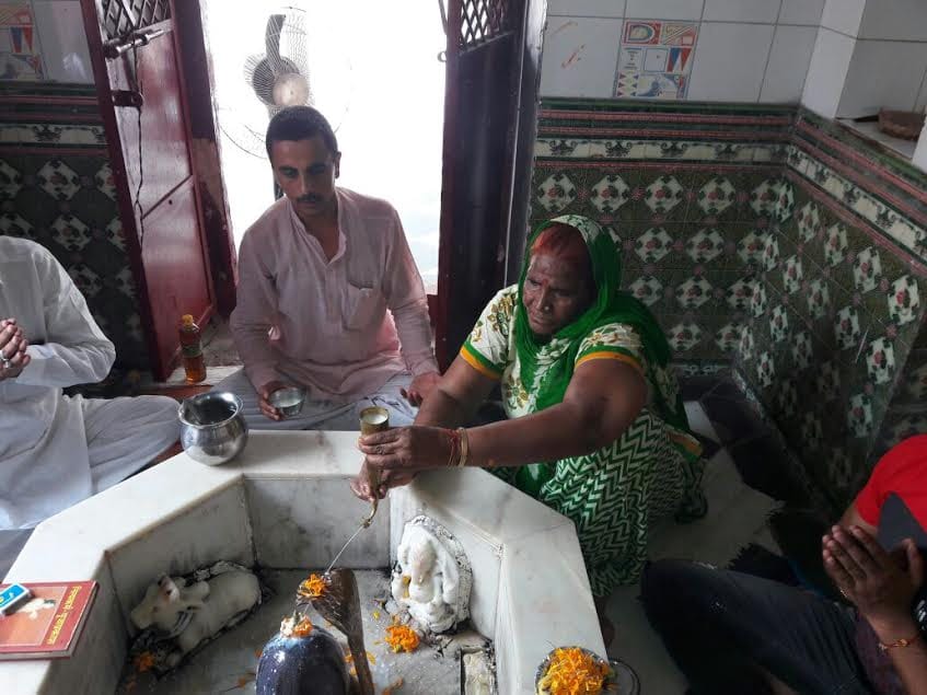 indian real sultan yogehswar dutt match in rio olympic, mother worshiped for victory