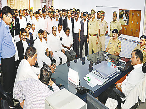 Police cordon strike by lawyers office