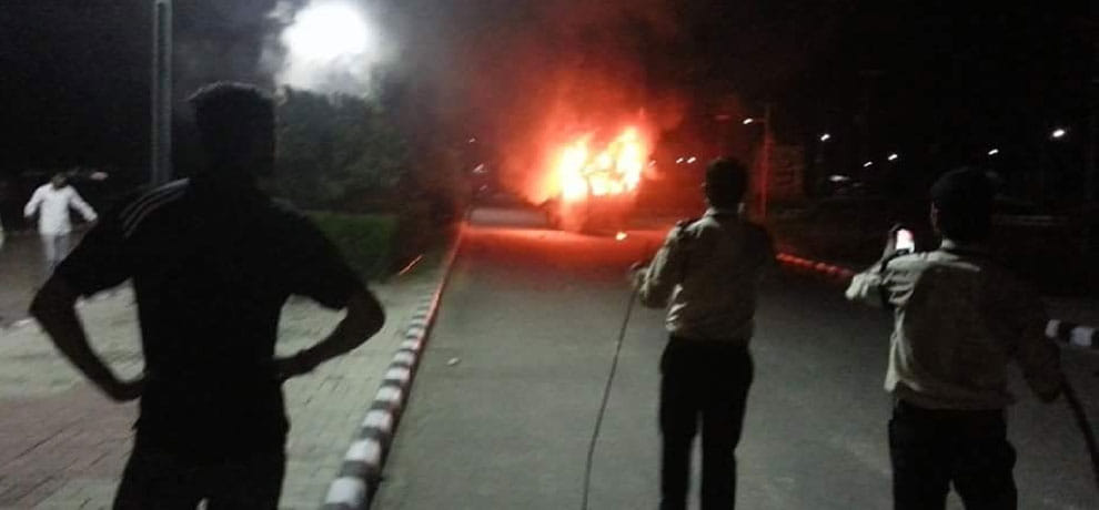 policemen beaten guards in nuh in gurgaon 