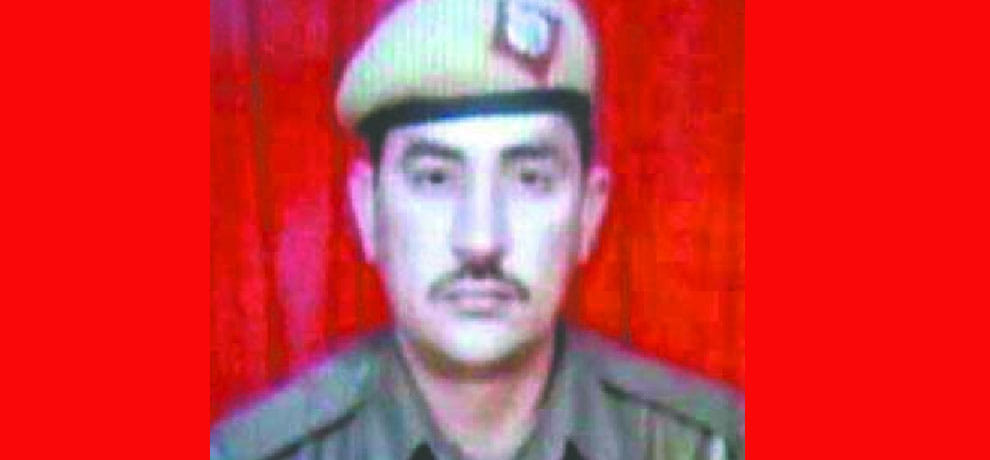 Delhi police constable died after hit by uncontrol car