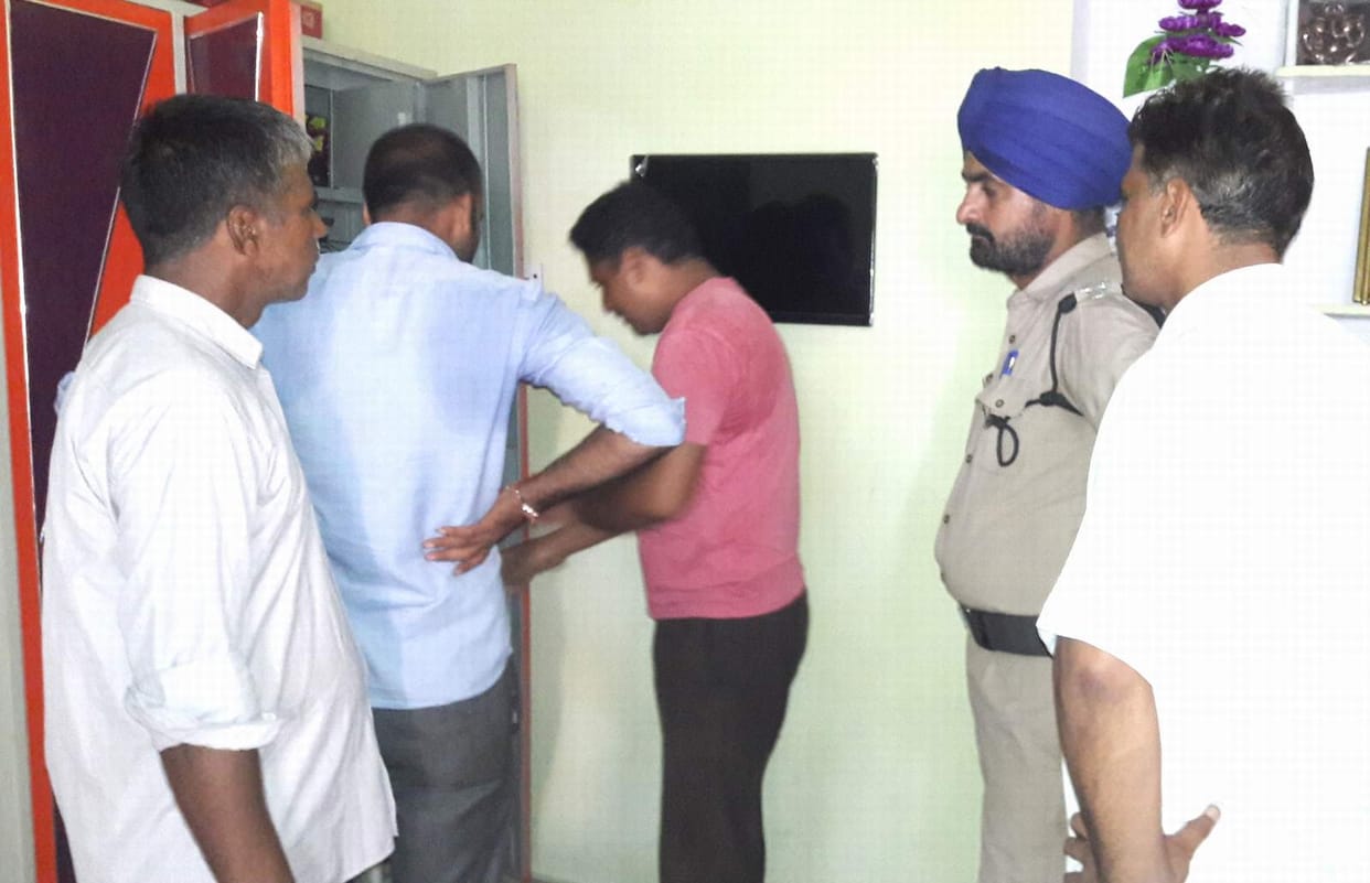 burglary in house, million cash and jewelery stolen