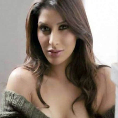 bollywood actress sophie choudhary got engaged