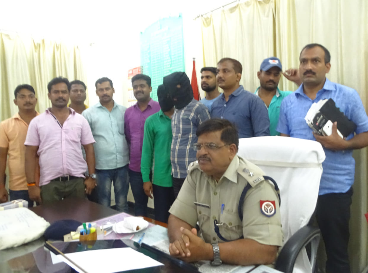 Two arrested, including gang leader, goods recovered