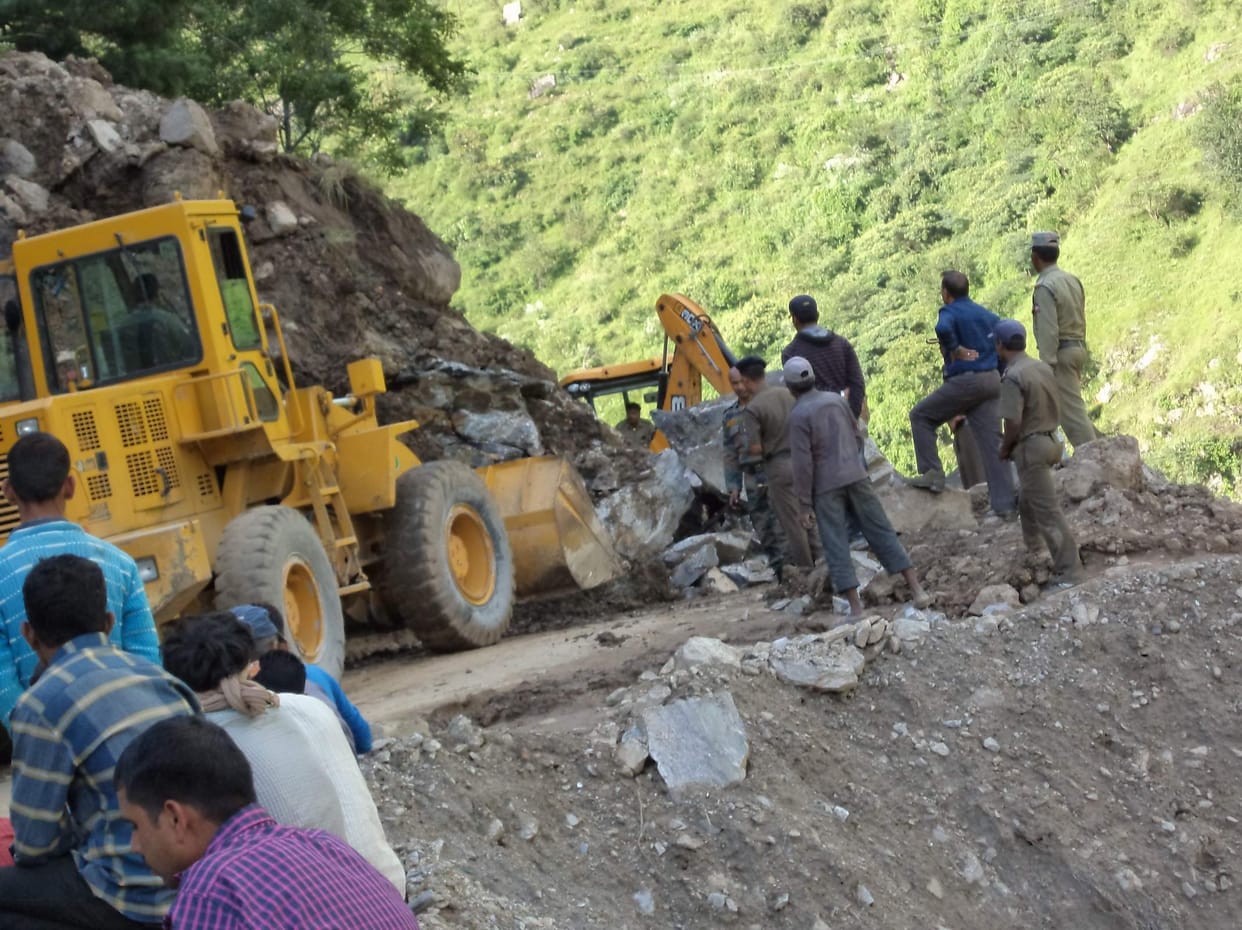 Gangotri highway traffic smoothly.