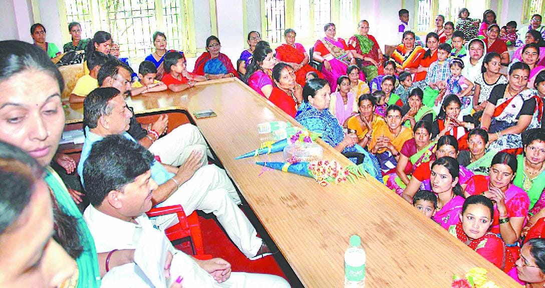 Modi will interact with the Women's Congress election speeches