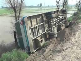 race in two bus, passangers injured