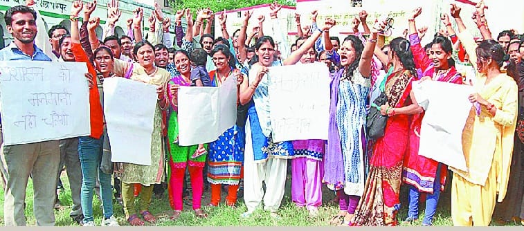 nstructors boycotted by