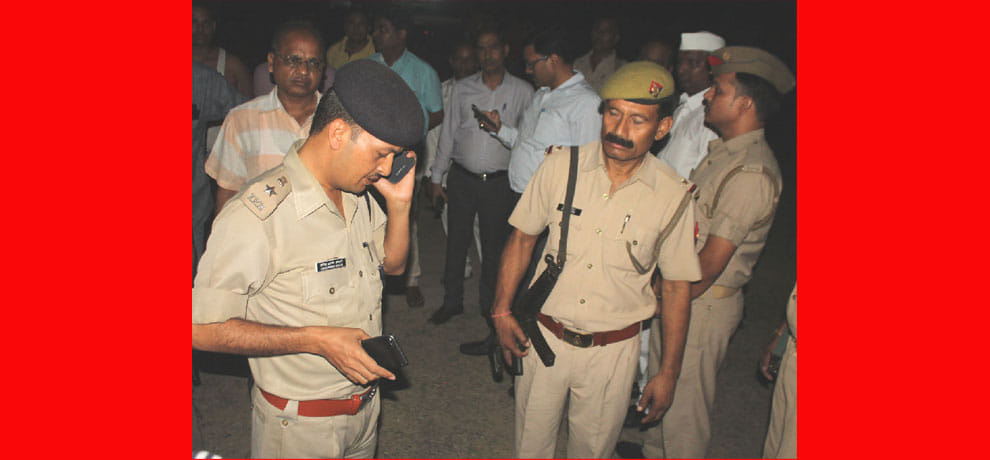 Constable make firing in police line, After murder of munshi commetid suicide 