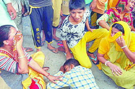 Kajiwadha firing, stones, swords blew