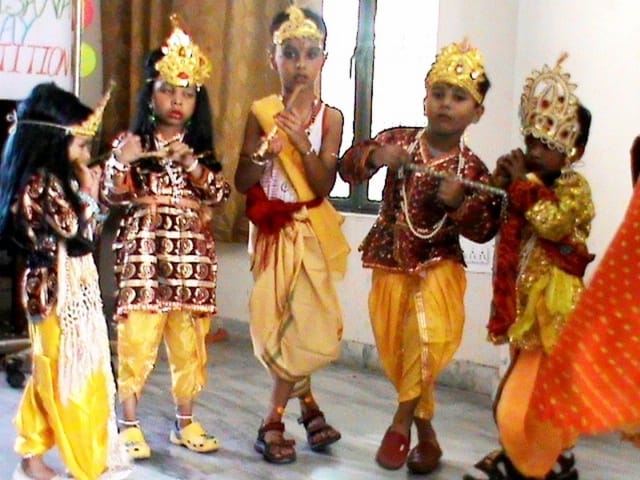 Delhi Public School children raised the rock