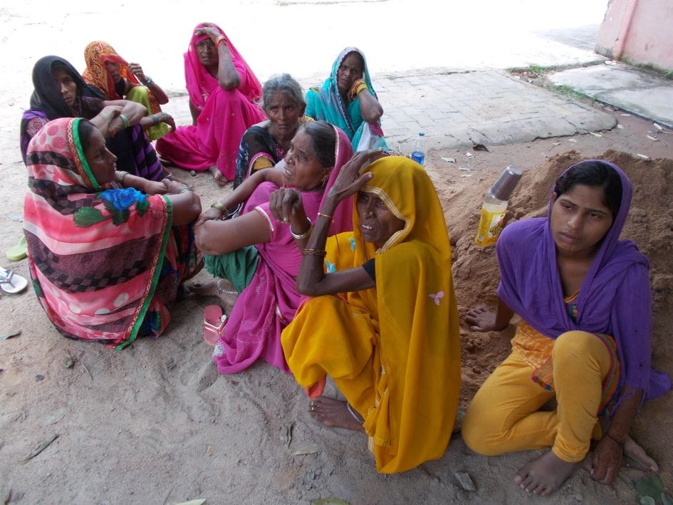 ped par lataka mila yuvak ka shav