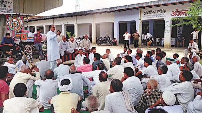PROTEST AGAINST MINIMUM COMPENSATION