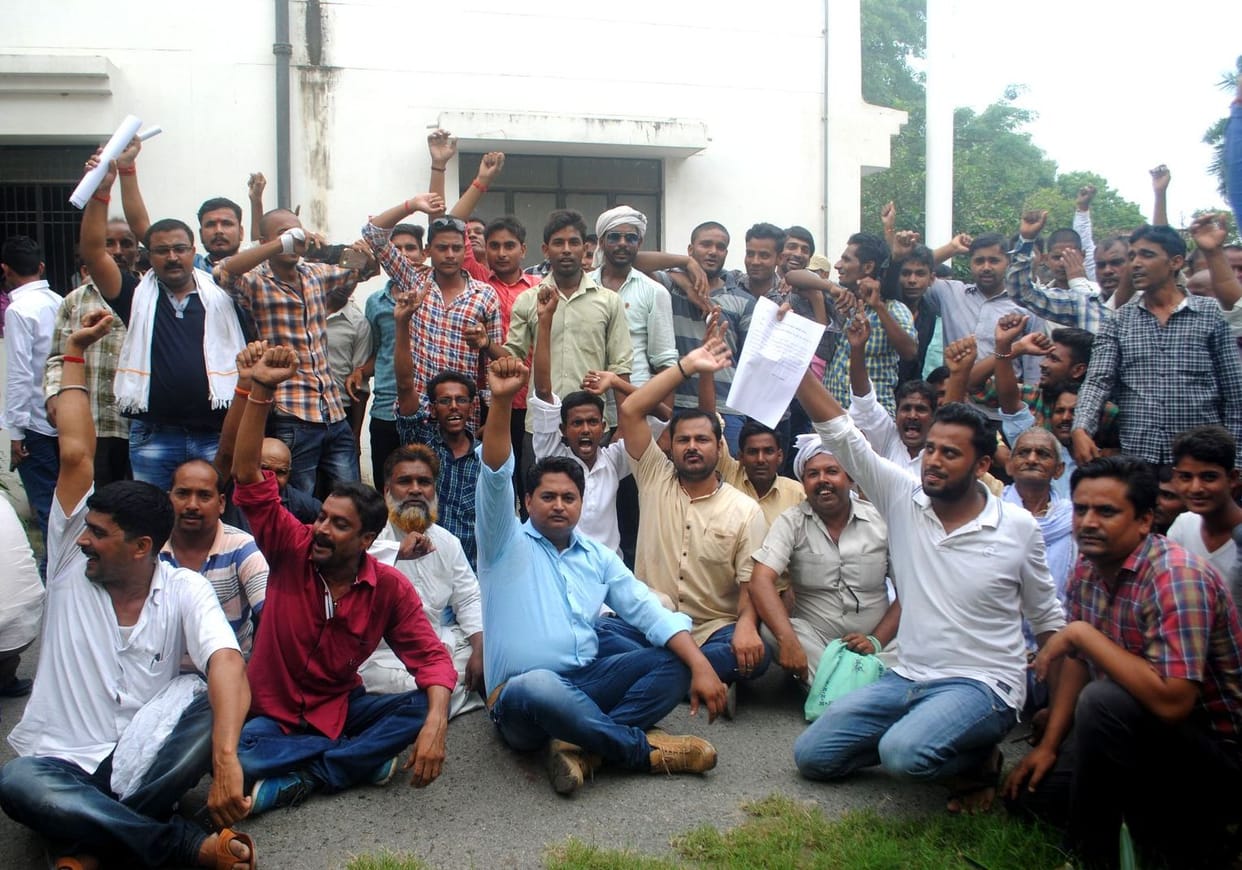  Protests against low compensation