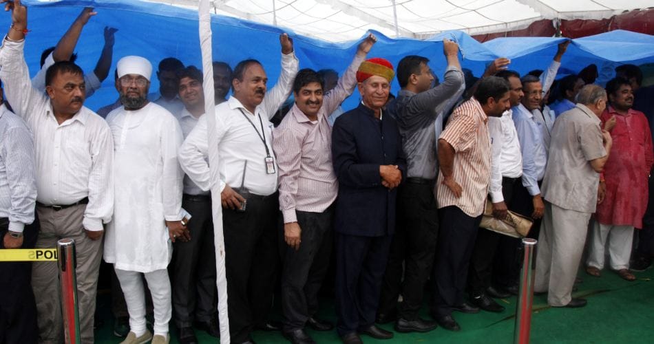 punjab new governor vp singh badnore took guard of honour in heavy rain