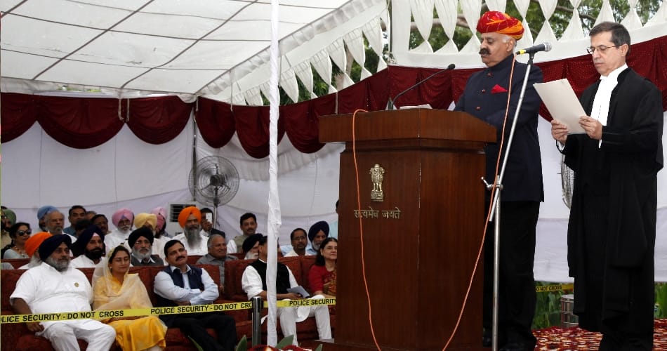 punjab new governor vp singh badnore took guard of honour in heavy rain