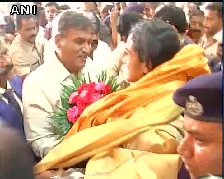 olympic silver medalist Sindhu Reached Stadium