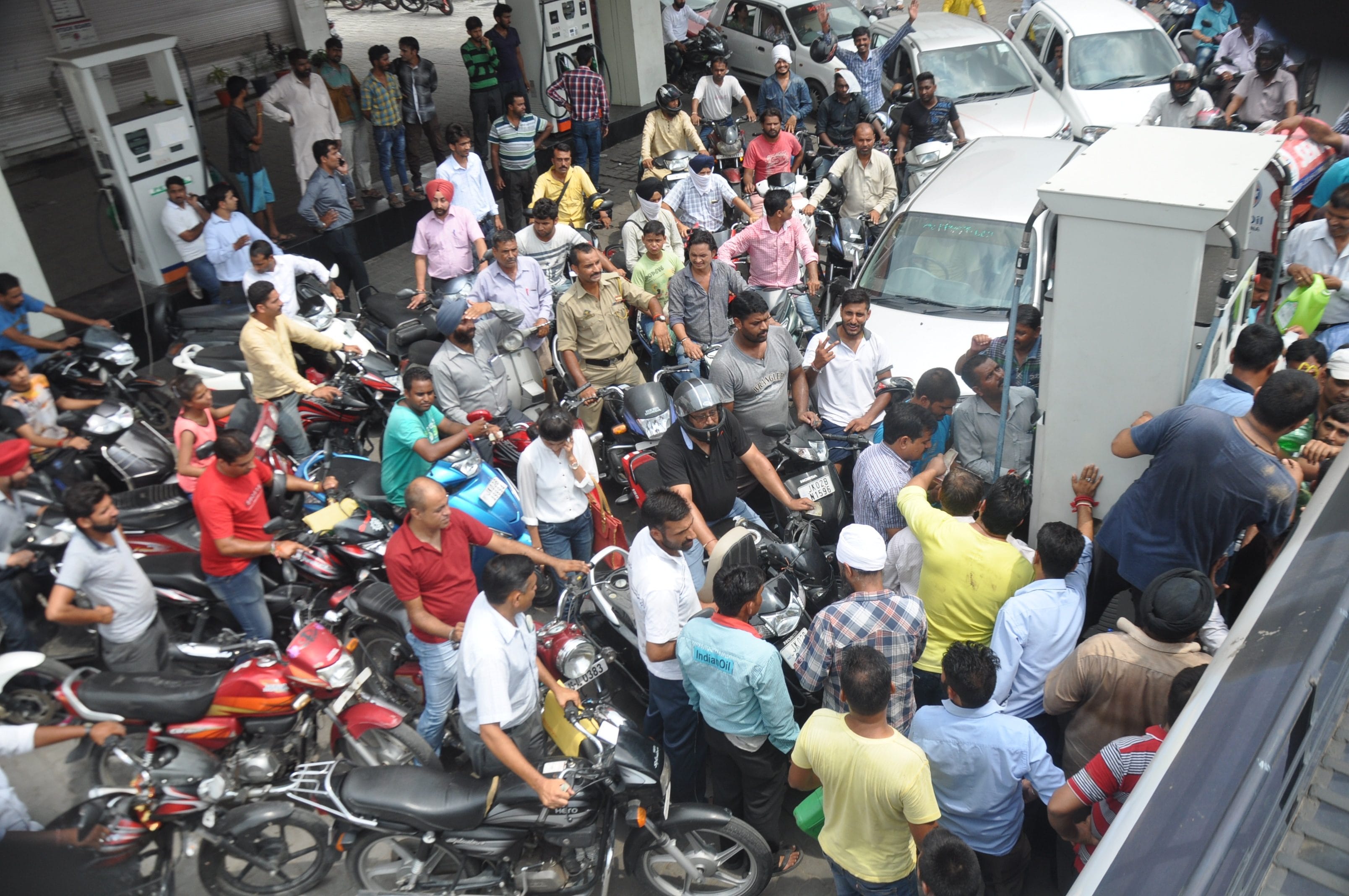 Tanker drivers strike end