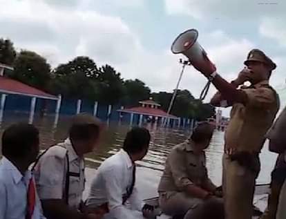 heavy rain causes flood situation in varanasi