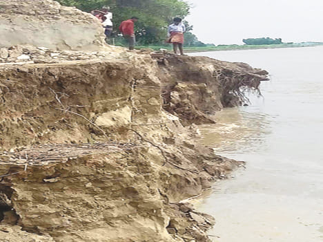 Sharp decline in water levels in rivers intersection