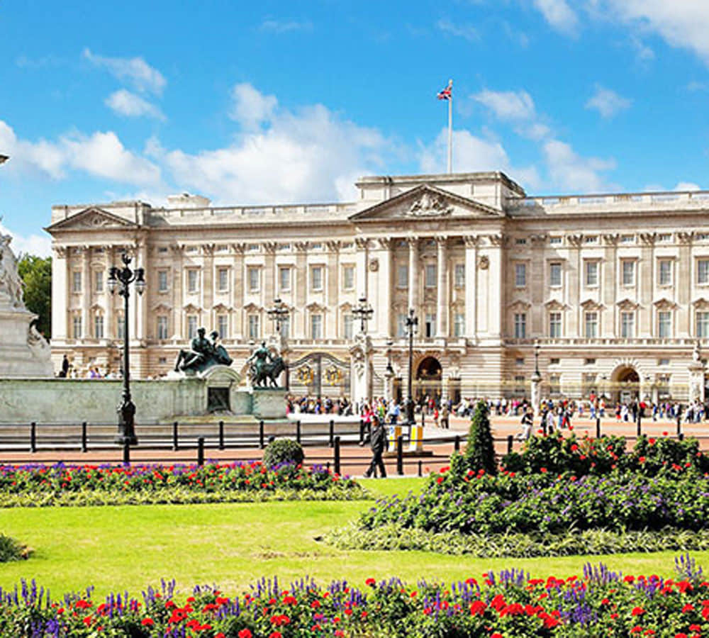 queen elizabeth seeks gardener for buckingham palace