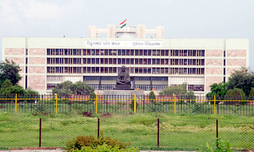 Congress MLA suspendes from assembley for one day by speaker in Gujarat