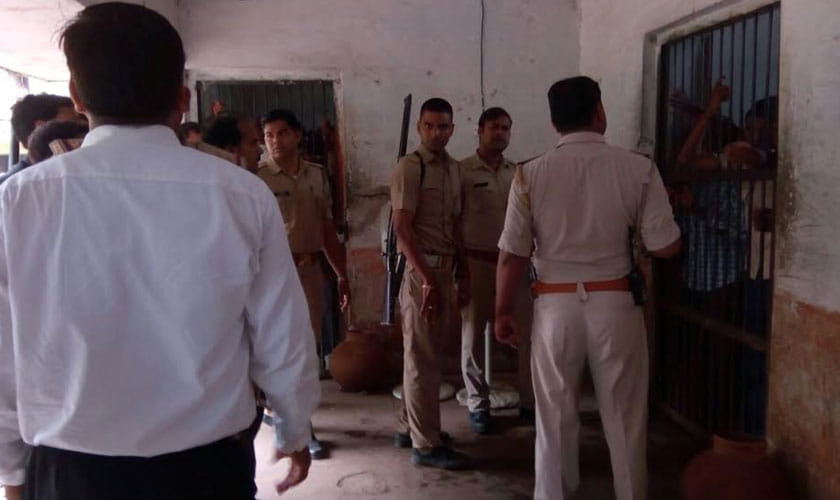 protest over one prisoner dies in mainpuri jail