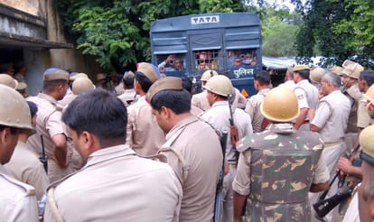 protest over one prisoner dies in mainpuri jail