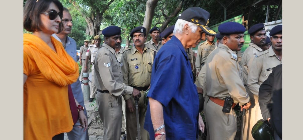 omar abdullas wife bunglow evacuated by delhi police