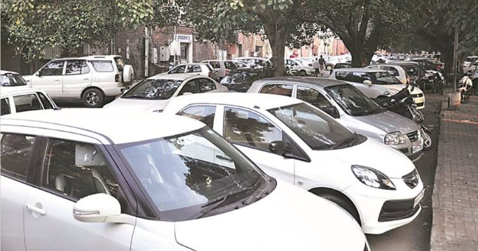 parking problem in chandigarh, SDM trapped car in the parking lot