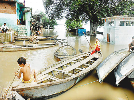 Red mark across the Betwa, Yamuna, causing havoc