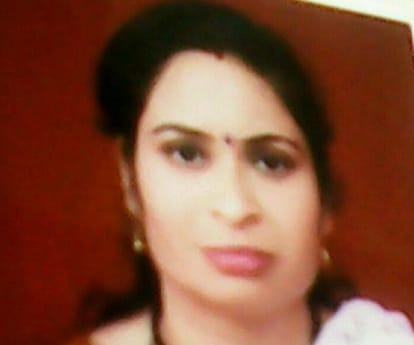 Woman cimmits suicide in Lucknow.