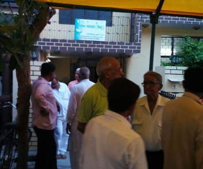 Woman cimmits suicide in Lucknow.
