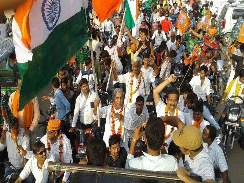 bhaajapa ne nikaalee tiranga yaatra