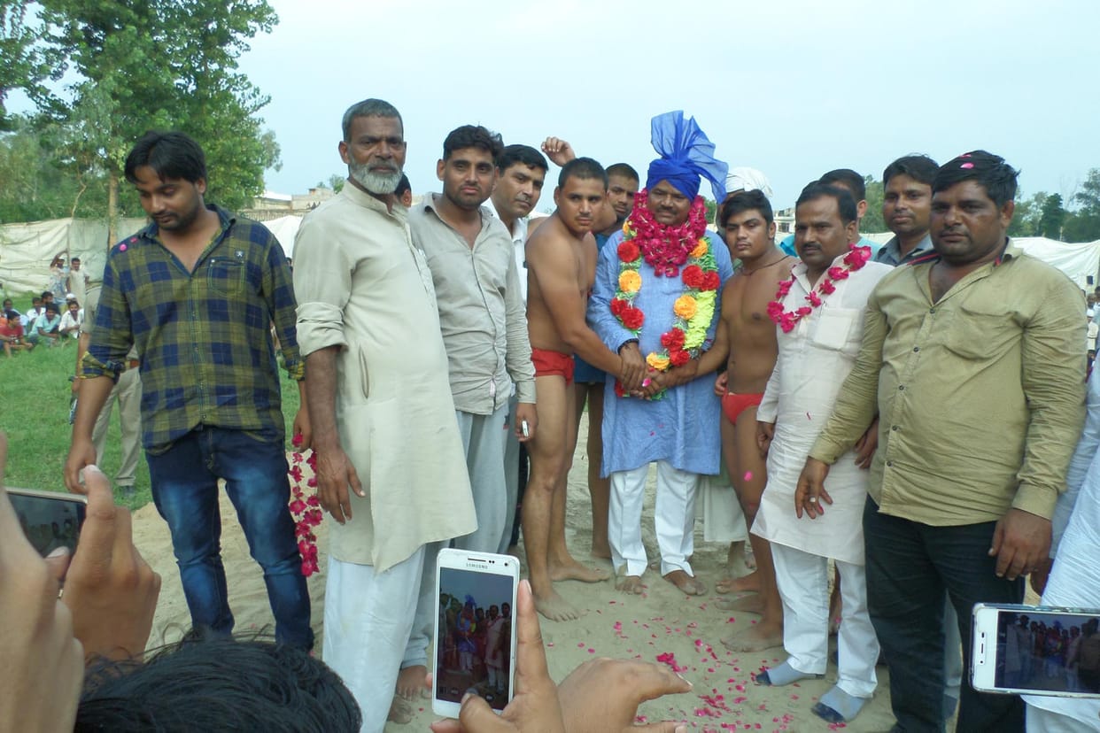 nepal dust mat wrestler.