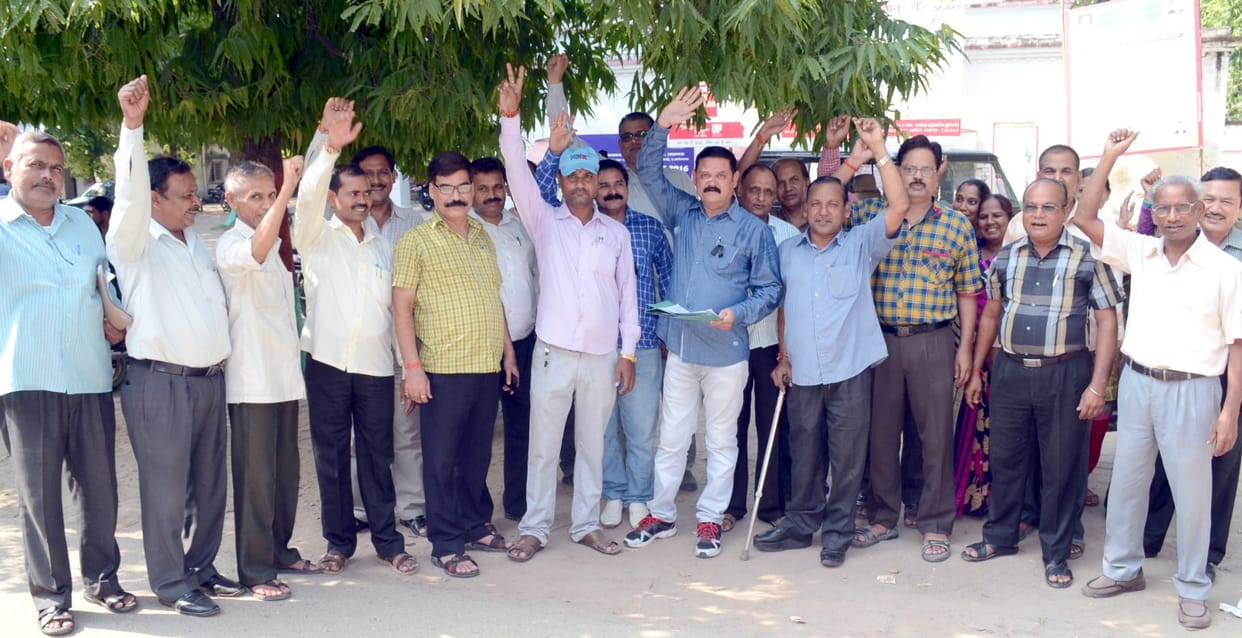 DM Office demands sloganeering