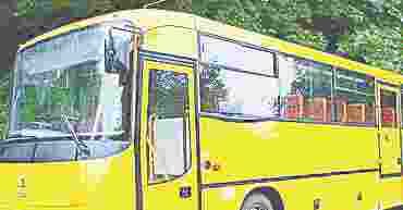 bus ne yuvak ko kuchla