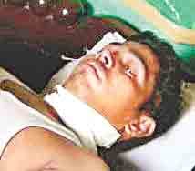 Chinese string neck of another man 'cut'