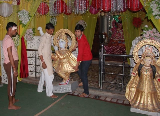 Demand for Kanha roundabout, dress, crown 
