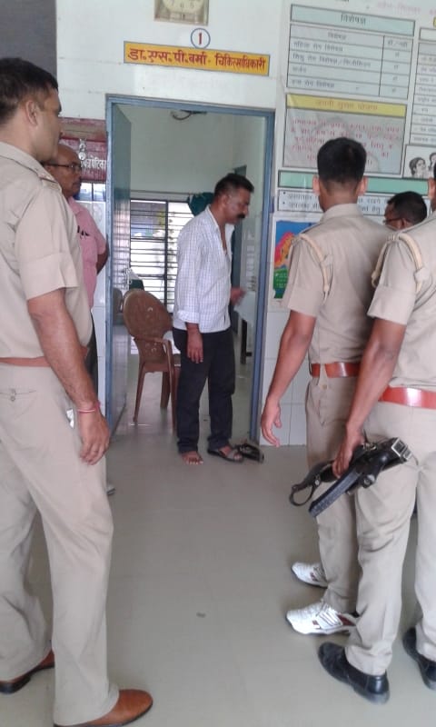 Doctor beaten by pharmacists
