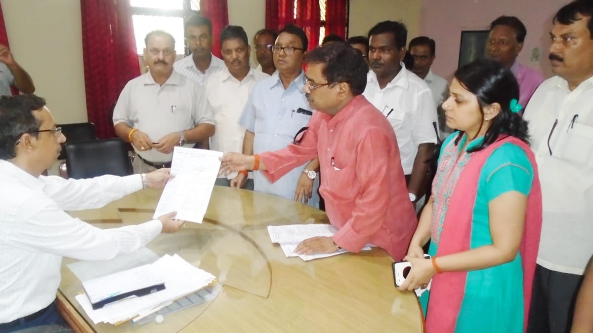 The employees also submitted a memorandum to DM