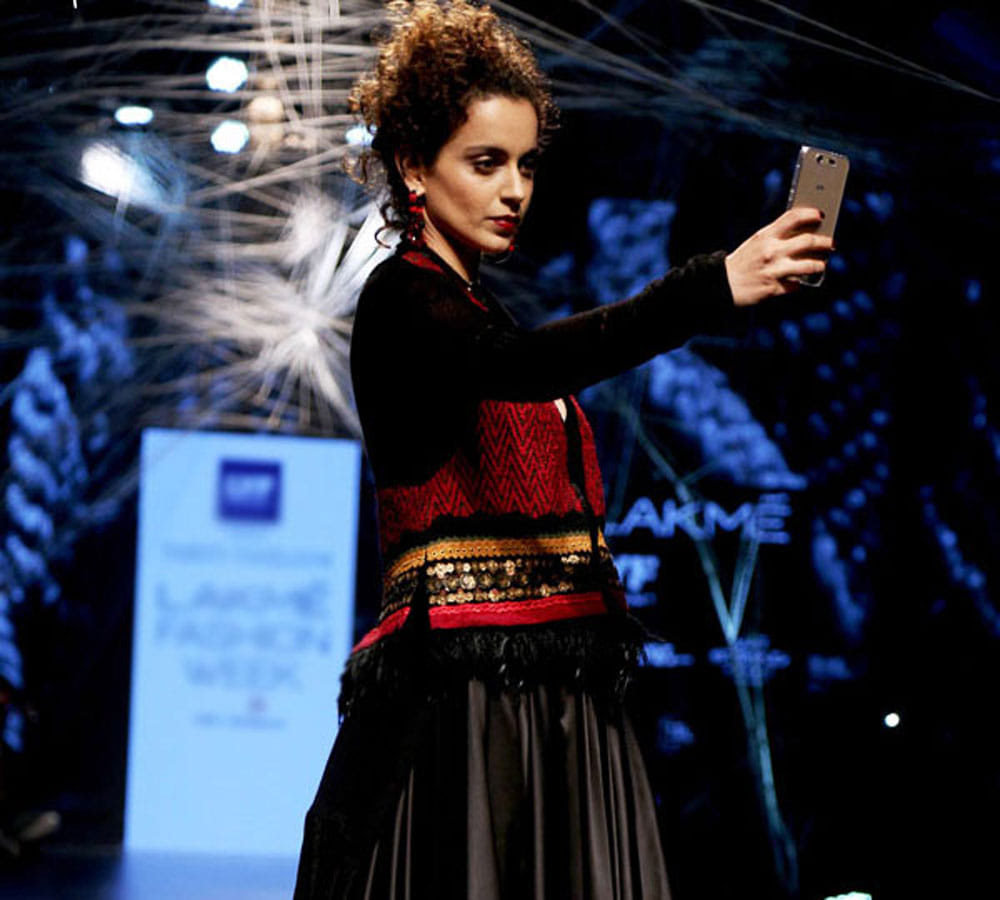 kangna ranaut big mistake at ramp walk
