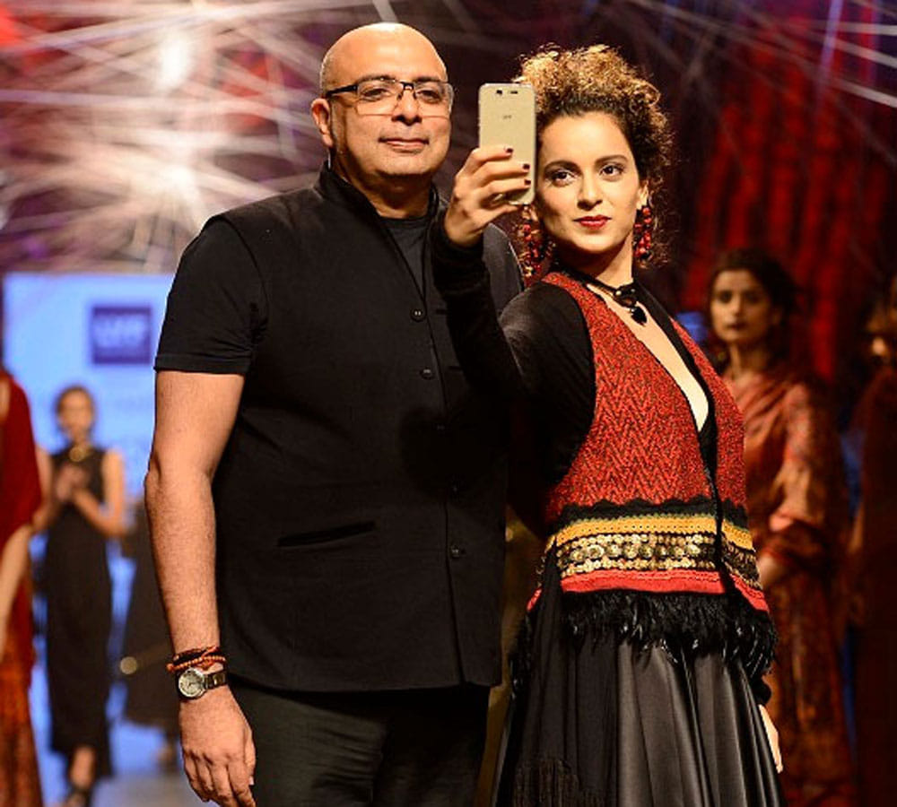 kangna ranaut big mistake at ramp walk