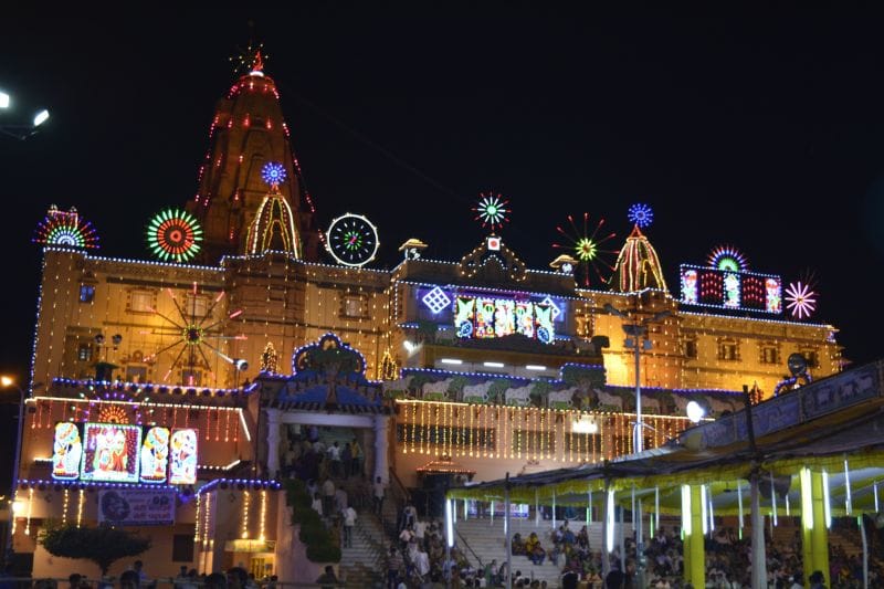 devotees are comming for janmastmi cellibration
