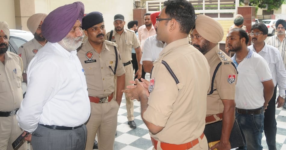 loot with businessman at rajkumar's house in ludhiana, punjab