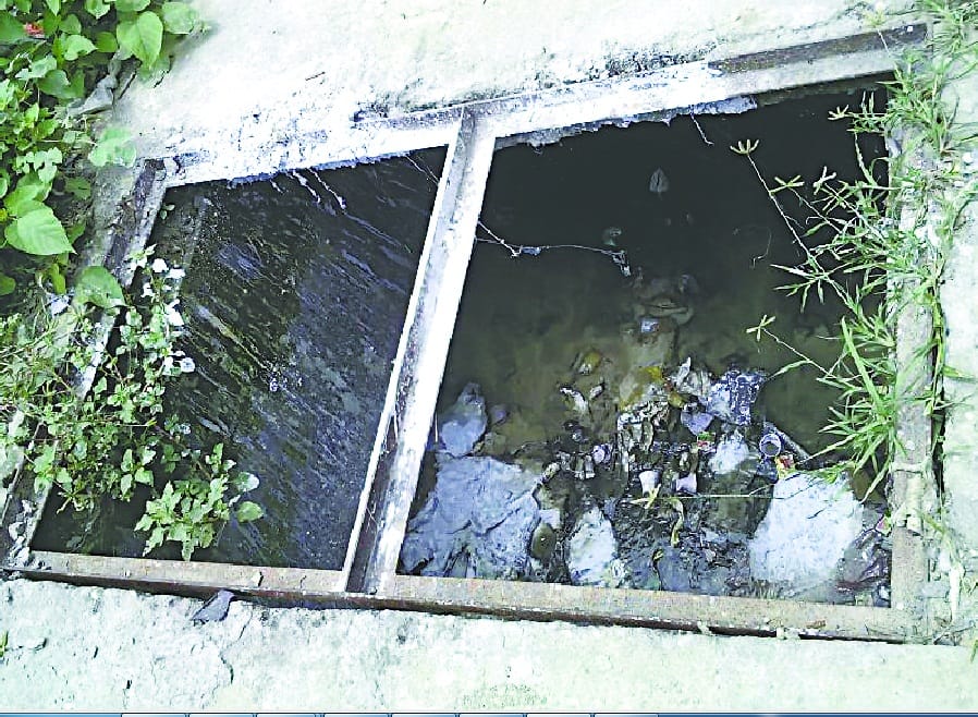 Against abuse incidents are courting open manhole 