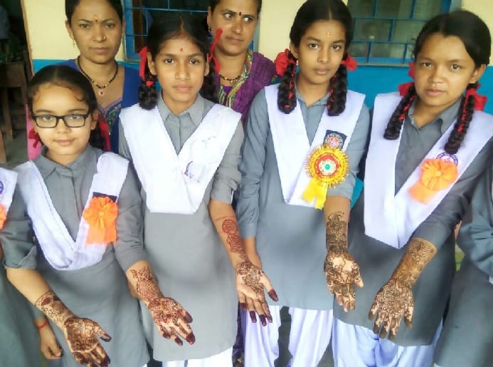 Mehndi competition in bageshwar school