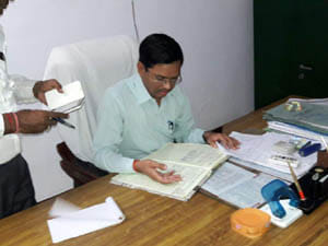  Neither the doctor nor the health workers