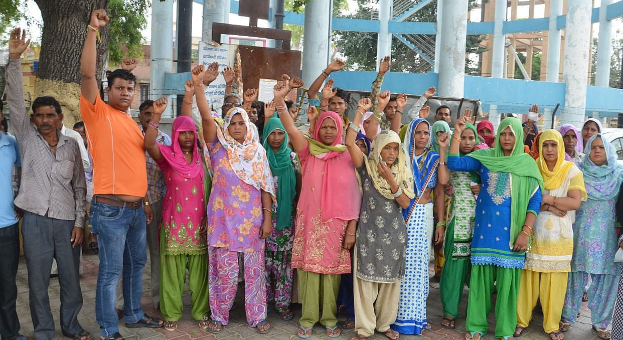 zirakpur people protest against nagar council due to dumping ground on marriage palace land